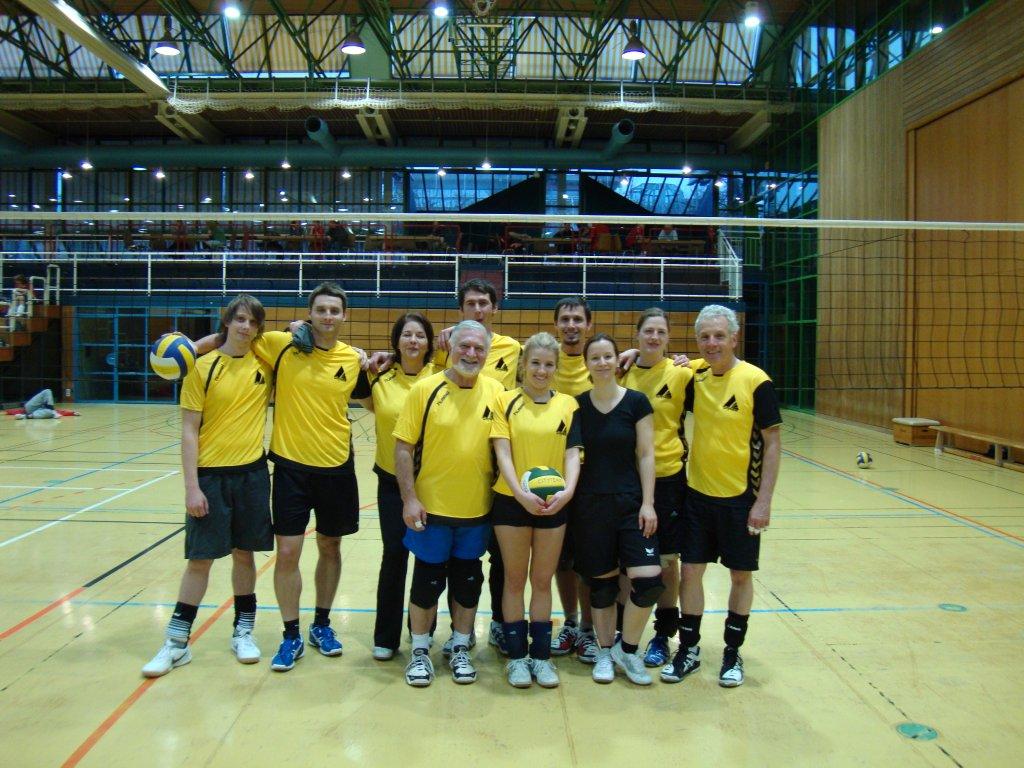 Mannschaft in neuem Trikot